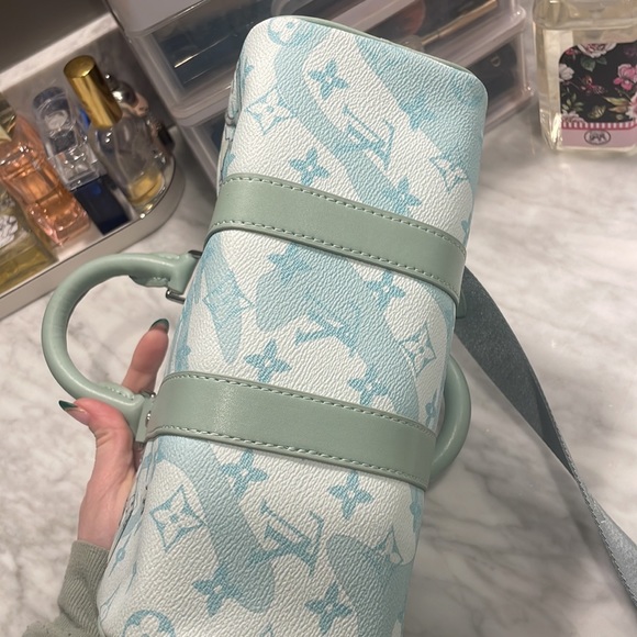 Crossbody - Picture 11 of 16